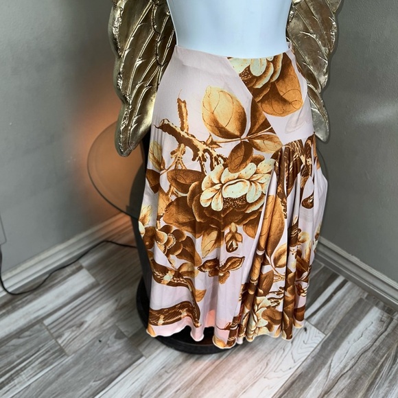 Miaou Moni Emblem Print Stretch Jersey
Midi Skirt, Medium - Picture 4 of 13